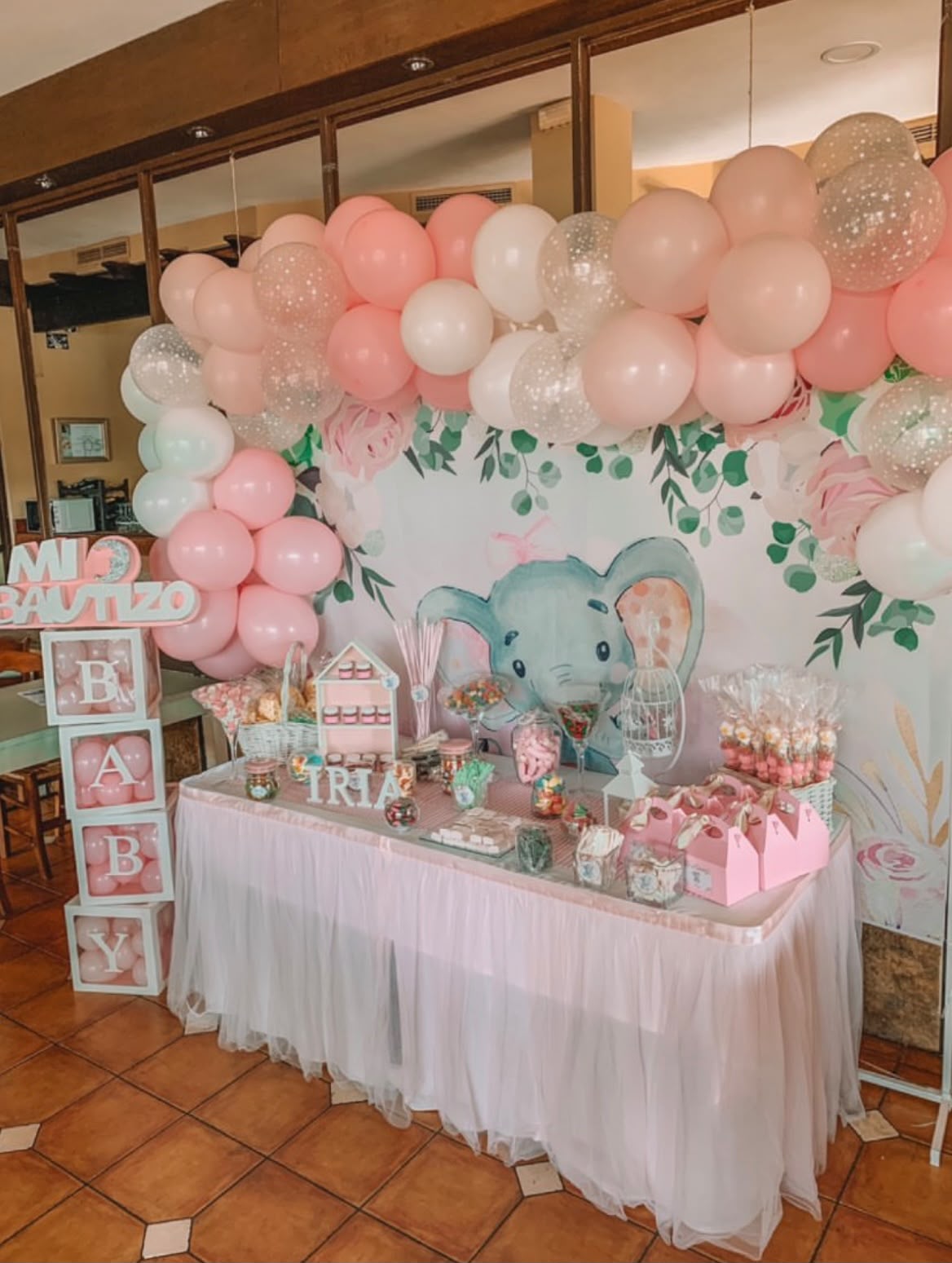 Mesa dulce bautizo elefante rosa